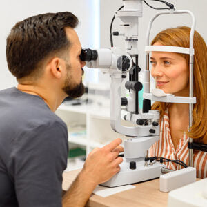allisonville-men-women-eye-issues-blog-pic.jpg