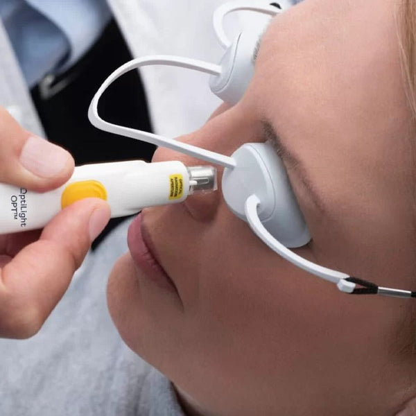 eye-health-consultants-patient-receiving-care.jpg