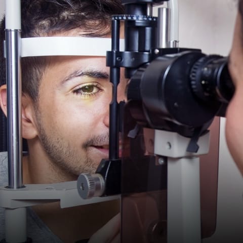 precisioneyecare-hp2021-services-comprehensiveeyeexams.jpg